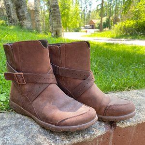 Chaco Mahogany Boots, size W US 7.5